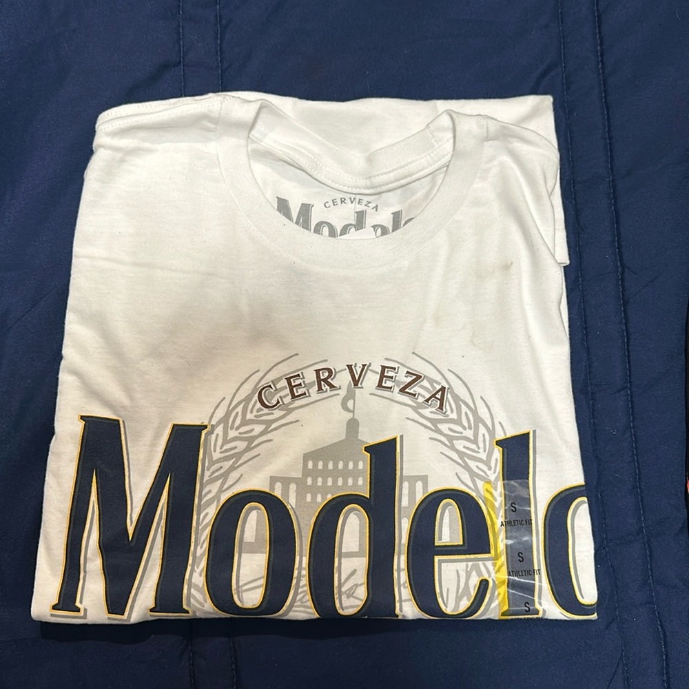 New white t-shirt in perfect condition